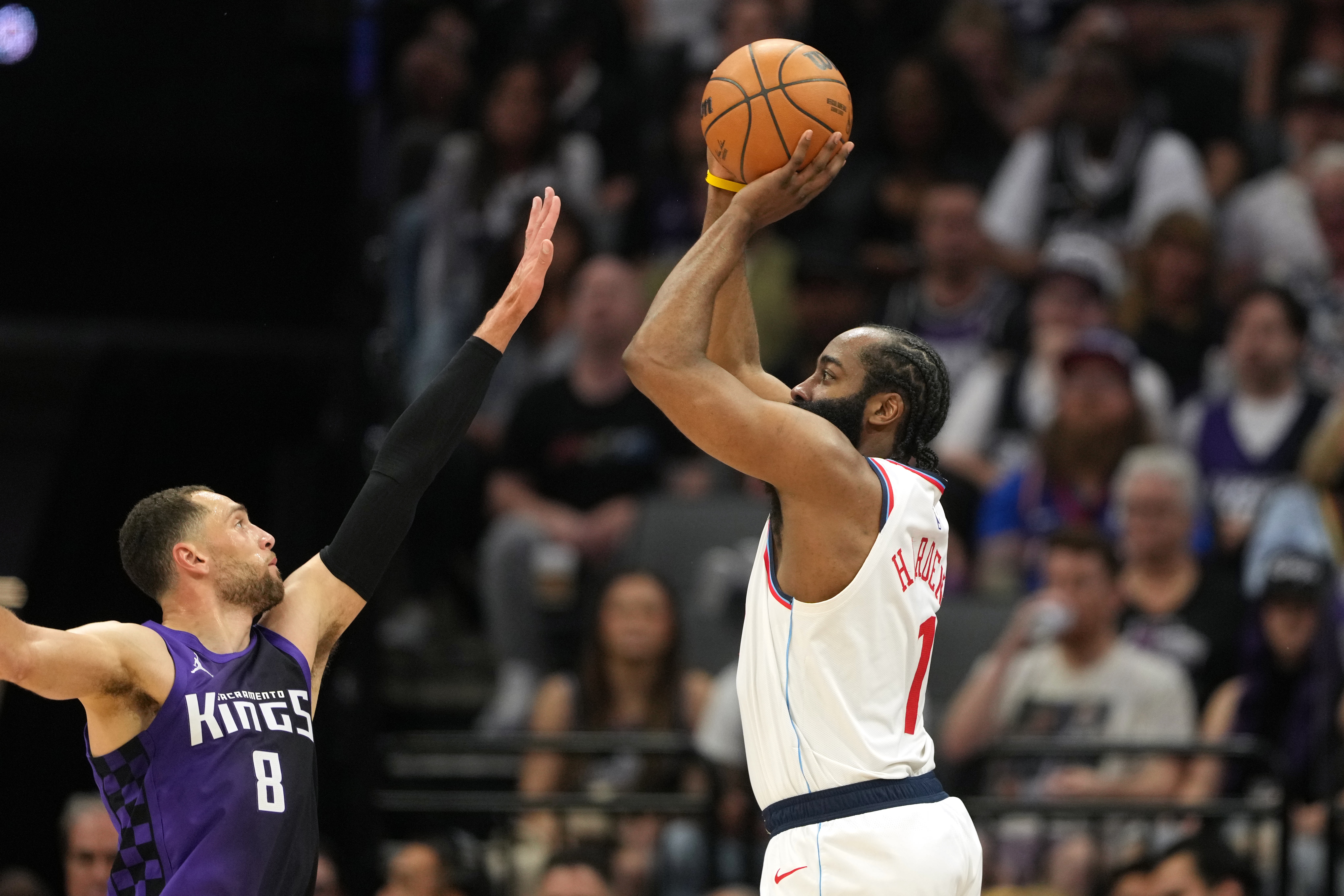 哈登：現(xiàn)在的小孩甚至NBA超巨都在用后撤步 對此我很驕傲