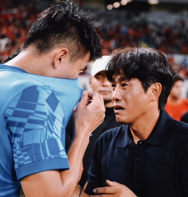 楊一鳴重返鳳凰山落淚：既是兄弟也是對手，既是重逢也是告別