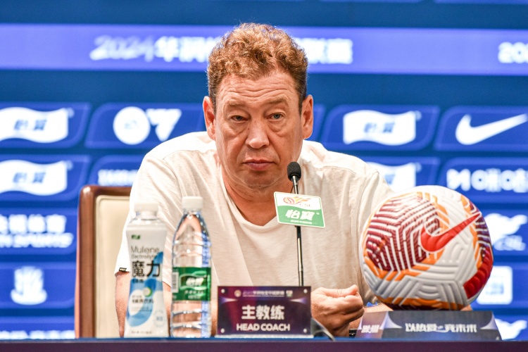 斯盧茨基：東亞杯球員最快16號歸隊，現(xiàn)在確實充滿很多未知數(shù)