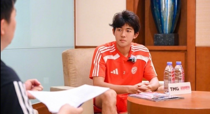 岳博文：入選拜仁世界隊(duì)讓我走出舒適區(qū)，拜仁也是我夢(mèng)想的俱樂部