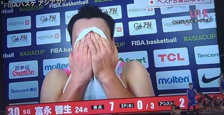 亞洲杯宣稱目標(biāo)奪冠！日本慘敗黎巴嫩無緣8強(qiáng) 富永啟生賽后哭了