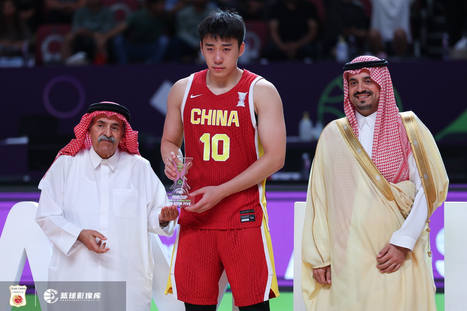 體壇周報(bào)：男籃05后青春風(fēng)暴！王俊杰楊瀚森趙維倫未來聯(lián)手？