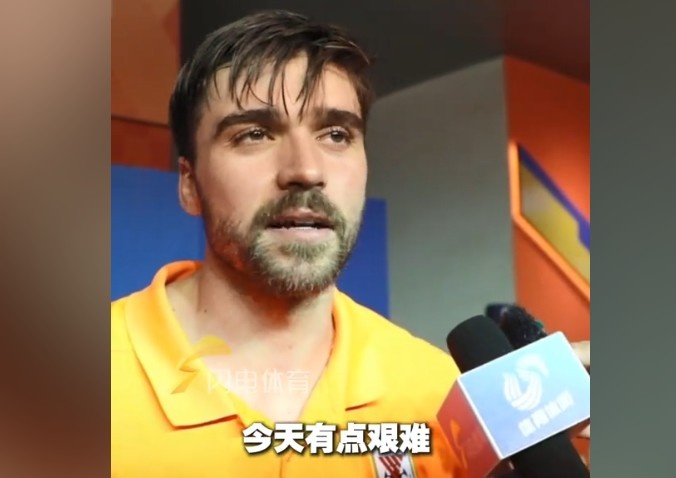 澤卡：主場踢國安太重要了，我?guī)鰬?zhàn)到現(xiàn)在疼痛也未消退